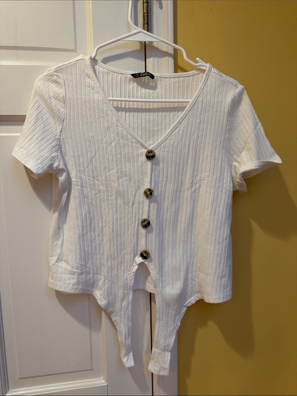 SHEIN White Ribbed Short Sleeve Button Front Top with tie, medium